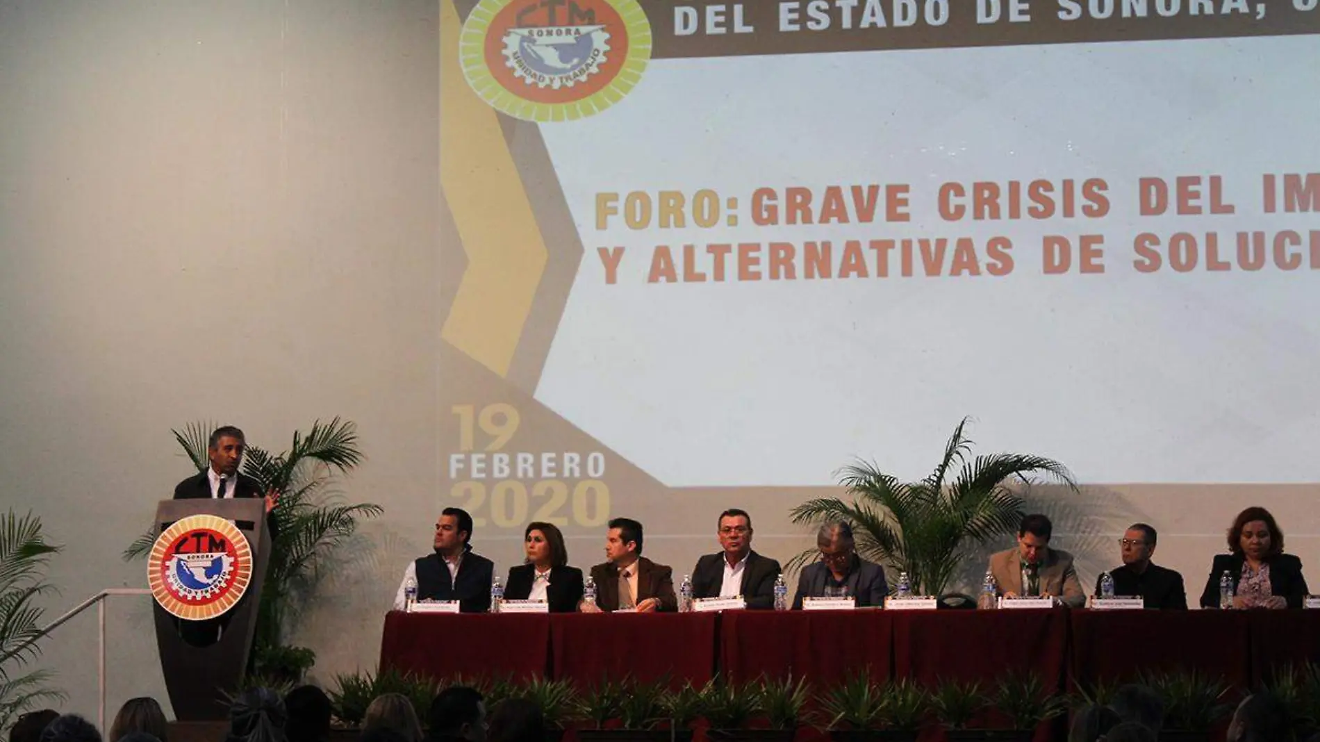 Foro grave Crisis del IMSS CTM - Mike Acosta (15)